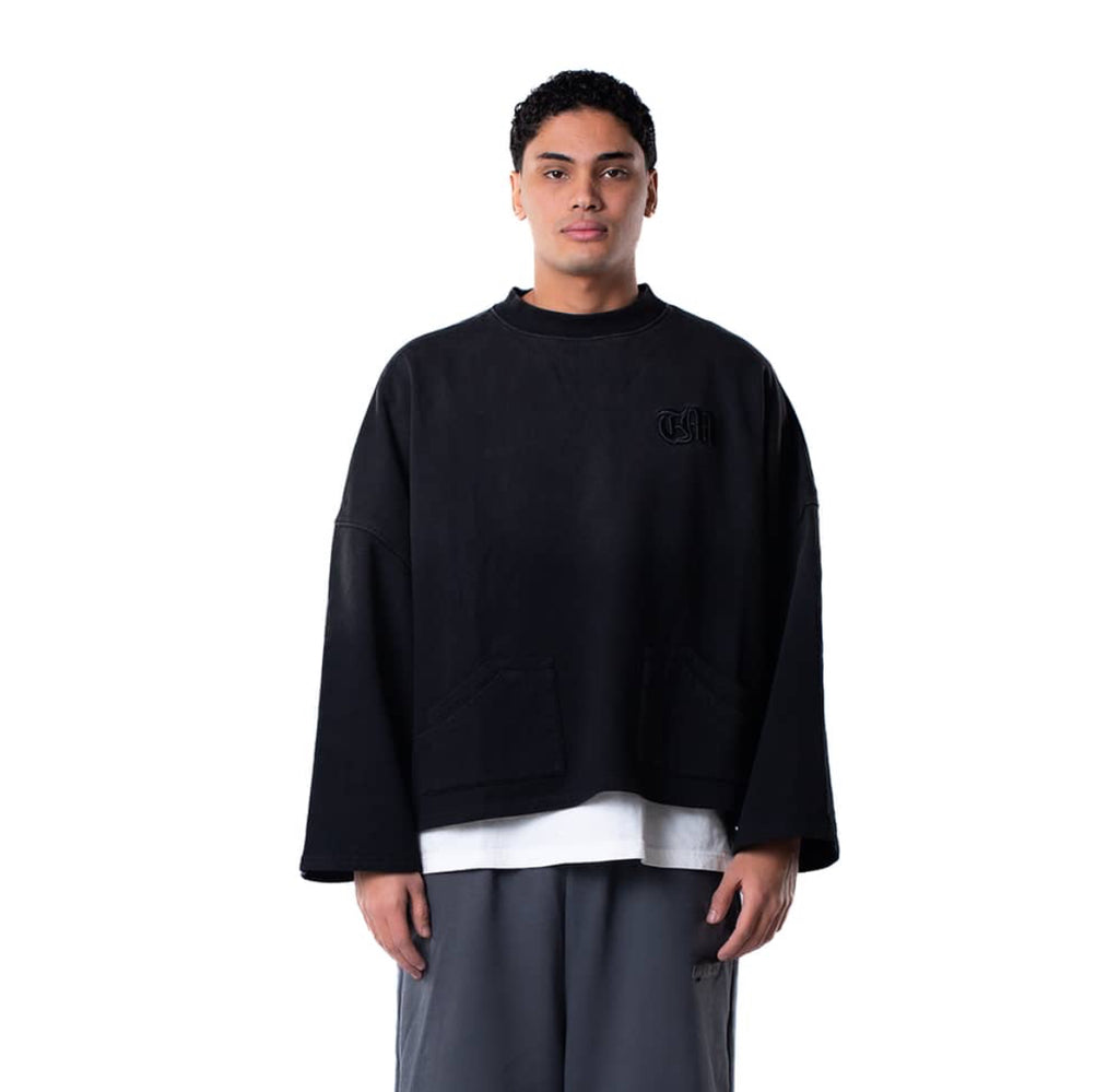 CROPPED BLACK WASHED SWEATER