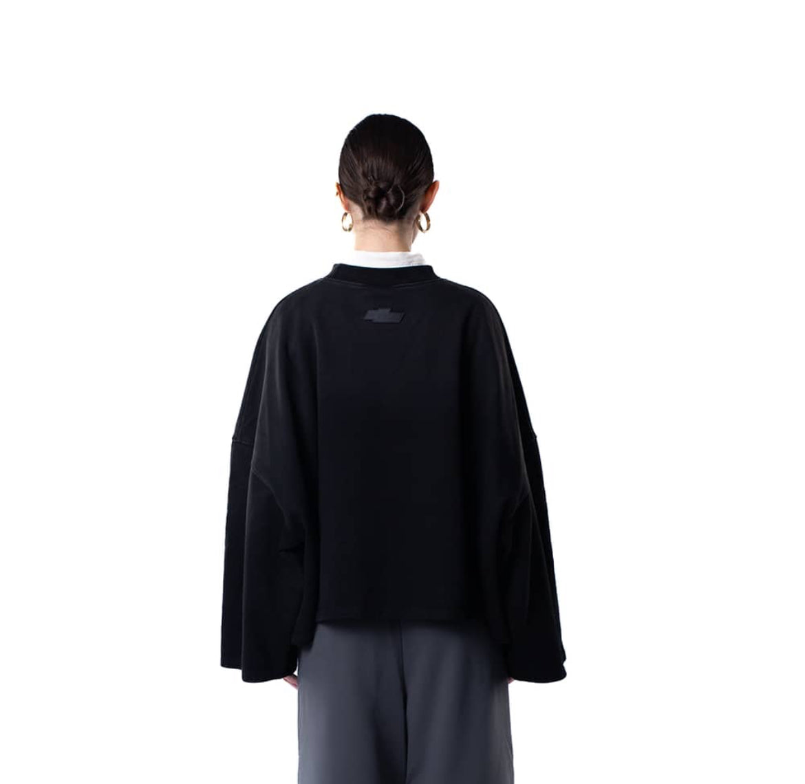 CROPPED BLACK WASHED SWEATER