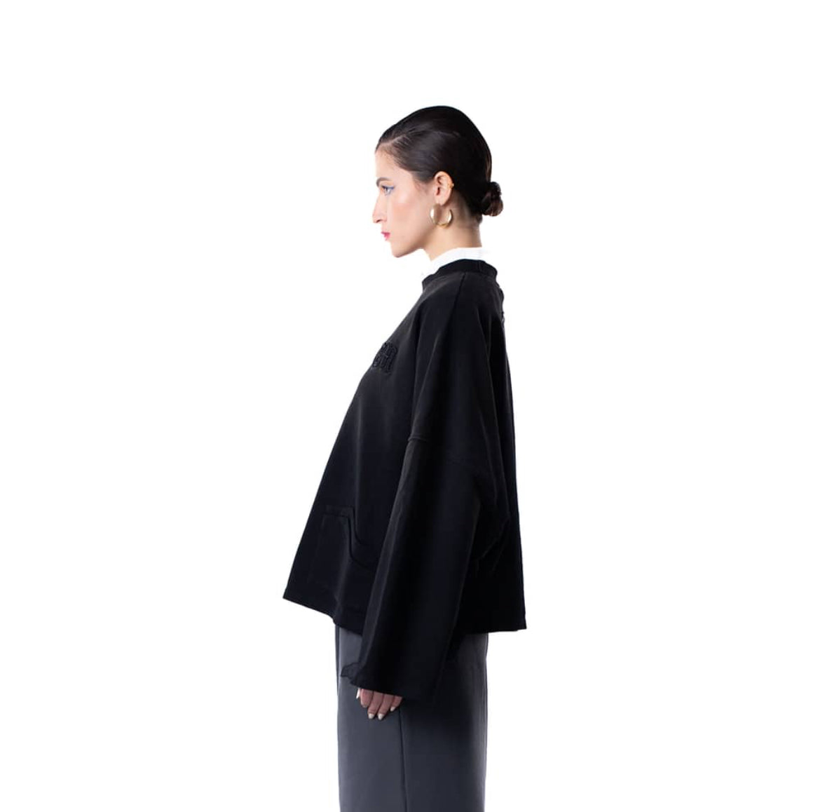 CROPPED BLACK WASHED SWEATER